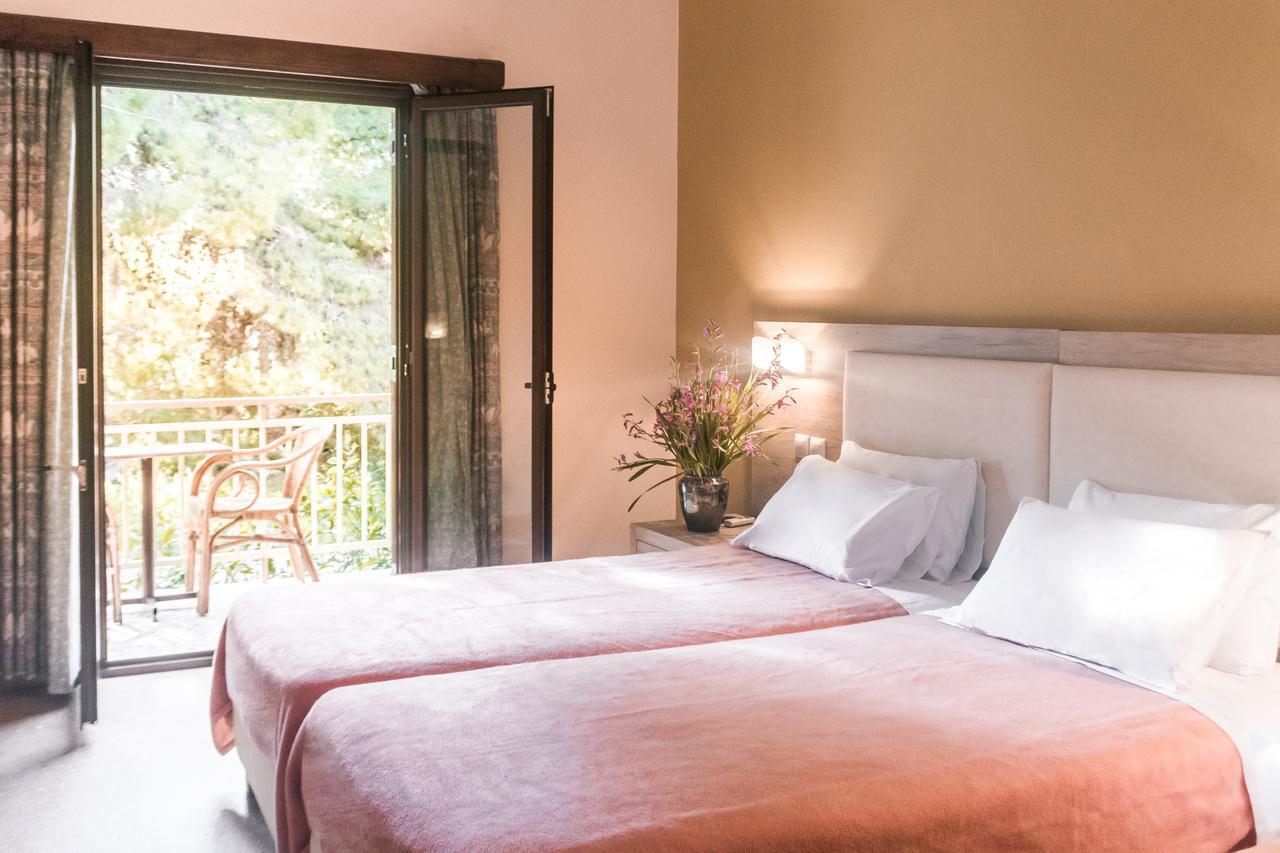 The Delfini Hotel Agia Marina  Экстерьер фото