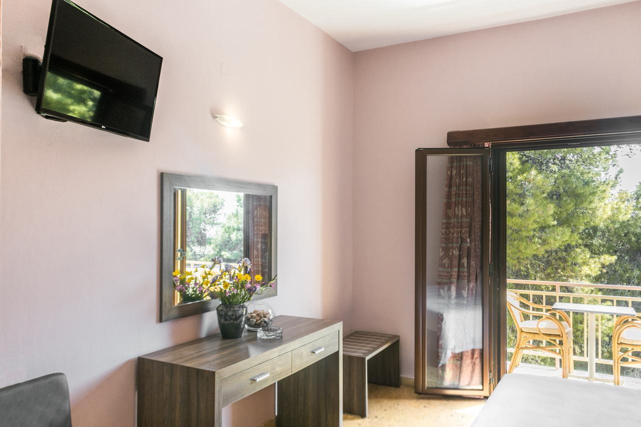 The Delfini Hotel Agia Marina  Экстерьер фото